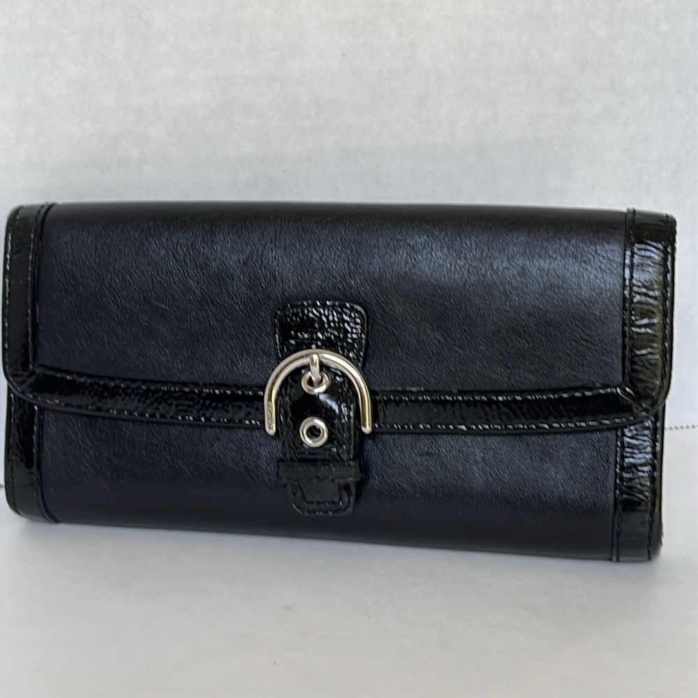 Vintage Coach Trifold Wallet Black Leather Silver Buckle Patent Leather Trim.